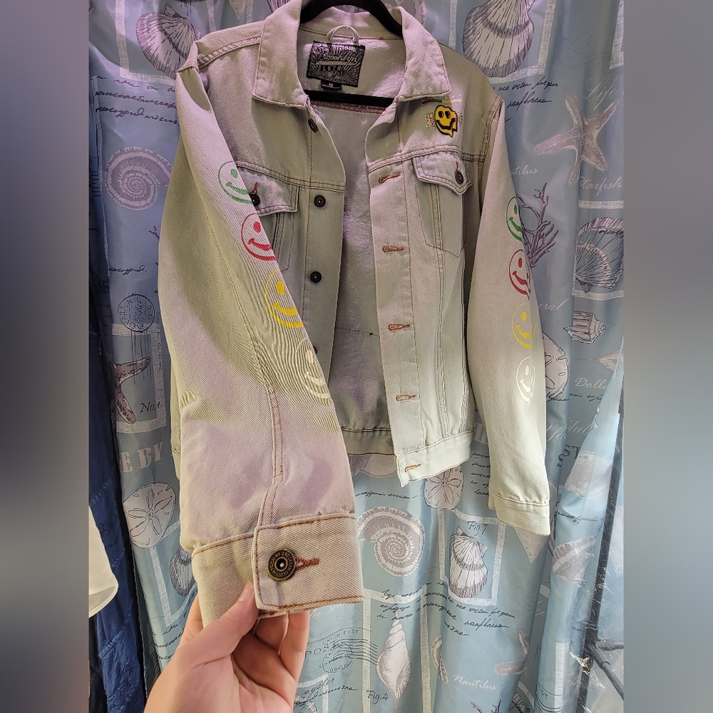 Trademark Brooklyn Cloth Smiley Face Denim Jacket Size M – Statue of Liberty - Picture 2 of 16